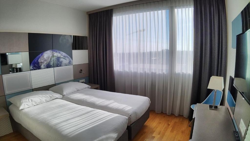 B&B Hotel Lausanne คริสซิเยร์ ภายนอก รูปภาพ