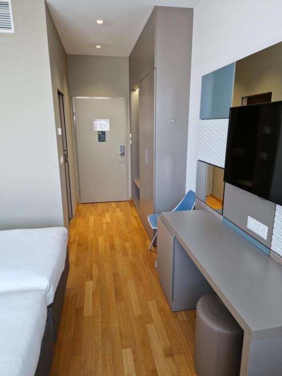 B&B Hotel Lausanne คริสซิเยร์ ภายนอก รูปภาพ