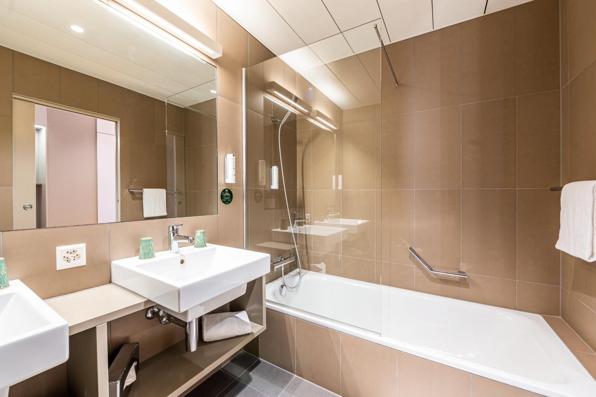 B&B Hotel Lausanne คริสซิเยร์ ภายนอก รูปภาพ