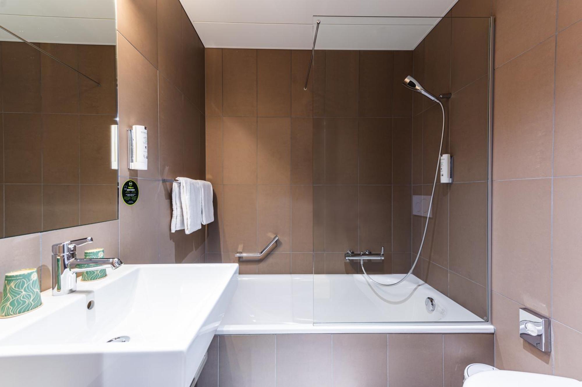 B&B Hotel Lausanne คริสซิเยร์ ภายนอก รูปภาพ